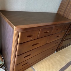 ①衣類収納4段タンスの画像