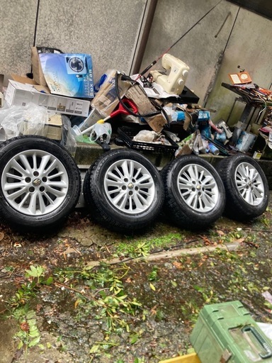 綺麗なタイヤ付きアルミホイル4本２１５ー６０Ｒ１６ー９５０