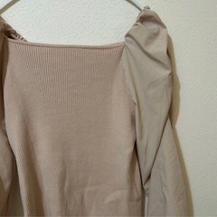 ingni ベージュ ニットの画像