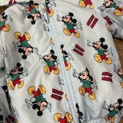 【汚れ無し】90と100ミッキー　フリース　もアウターの画像