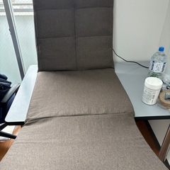 一人用ソファーベッド、ハンガらっくラックの画像