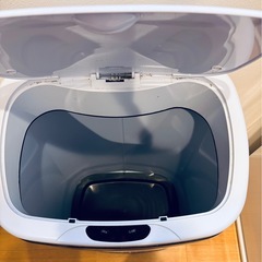自動開閉ゴミ箱 ジャンク品の画像