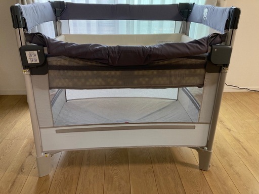 ココネルエアーAB  　アップリカ　ベビーベッド