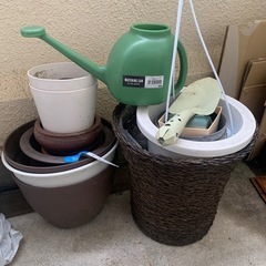 鉢・ジョウロ・スコップ