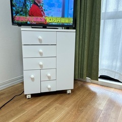 キャスター付きキャビネットの画像