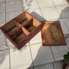 【取引中】赤い木箱の画像