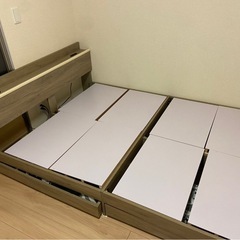 ダブルベットフレームの画像