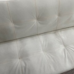 白ソファーベッドの画像