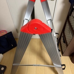 サンワダイレクト　折りたたみ
脚立の画像