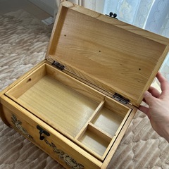 レトロ　お裁縫道具入れ　薬入れ　木製の画像