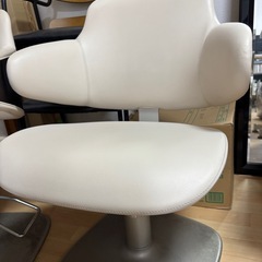 高さ調整可能な椅子の画像