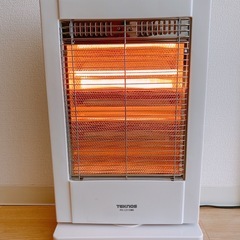 【引渡し者様決定】【11/3までタイムセール‼️TEKNOS 電気ヒーター 980円】の画像