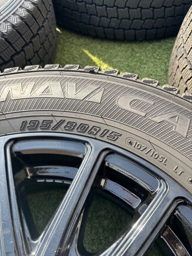 スタッドレスタイヤホイールセット　195/80R15