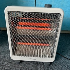中販紅　【Week】 🅱️  アイリス　オーヤマ株式会社　電気ストーブ　EHT-800W 2019年　動作確認済み　現状渡し　10-25-04の画像