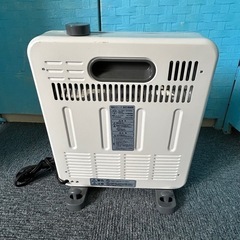 中販紅　【Week】 🅱️  アイリス　オーヤマ株式会社　電気ストーブ　EHT-800W 2019年　動作確認済み　現状渡し　10-25-04の画像