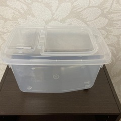 【お話中】プラスチック容器の画像