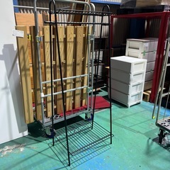 A型ハンガーラック　ニトリ　(チェルシー HR-BK)中古品 
美品の画像