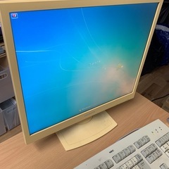 パソコン　モニター　2の画像