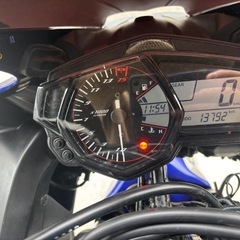 YAMAHA yzf-r25 モビスター　14000㎞
の画像