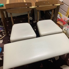 ダイニングテーブル　椅子の画像