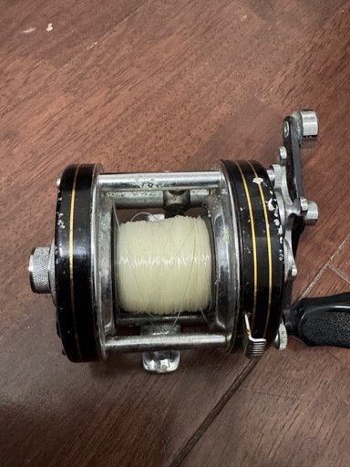 リール　Daiwa ダイワ　ミリオネア　V