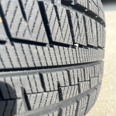 【美品】スタッドレスタイヤ　185/60R15の画像