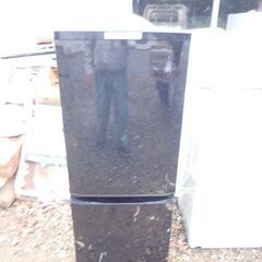 引っ越し処分で出ました冷蔵庫と洗濯機（排水ホース破れあり）を受け取りに来てくれる方に差し上げますの画像