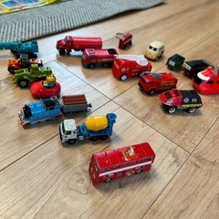 トミカなど17個詰め合わせの画像