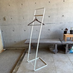 ハンガーラックの画像
