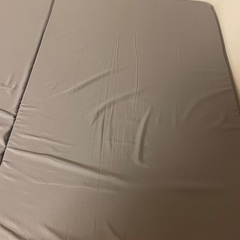 ニトリ三つ折りマットレス10㎝の画像