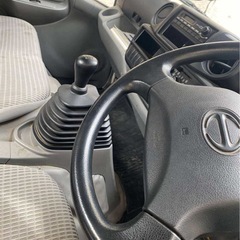 日野 2tトラック・Dutro平ボディ・平成26年式・5速MT・軽油4000CCの画像