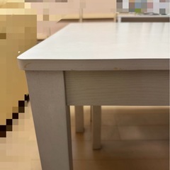 ダイニングテーブルの画像