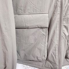 〔新品未使用〕リバーシブルパディングブルゾン｜メンズLサイズ相当 ライトグレーの画像