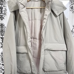 〔新品未使用〕リバーシブルパディングブルゾン｜メンズLサイズ相当 ライトグレーの画像
