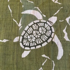 うーじ染め　タペストリー　のれん
 カメ　　の画像