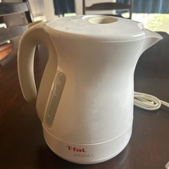 ティファール 電気ケトル 湯沸かし器の画像