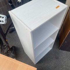 リサイクルショップどりーむ荒田店　No5032 カラーボックス　シンプル　王道の収納棚　用途いろいろ♪の画像