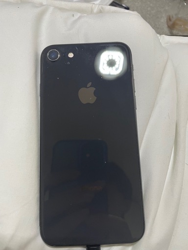 一旦締切　また気分で出すかもiPhone8 64GB キャリアKDDI SIMフリー　本日限定即決価格