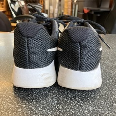 K2510-362 NIKE ランニングシューズ 24.5センチ ブラック 汚れ、使用感有りの画像