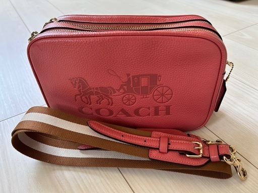 coach カメラバッグ　クロスボディ　ダブルジップ　ショルダーバッグ！