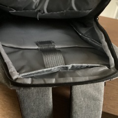 充電 リュック ビジネス USB メンズ グレー  防水 大容量 通勤 通学 黒の画像