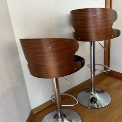 カウンターチェア   木製仕様   快適な背もたれ付き の画像