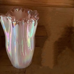 お花みたいな形の花瓶　オーロラカラー　
の画像