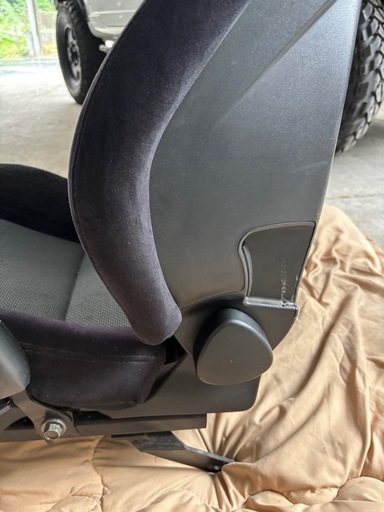 セミバケットシート RECARO