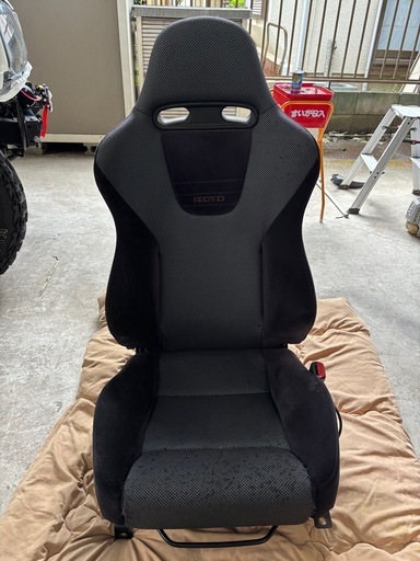 セミバケットシート RECARO