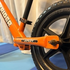 【ストライダー スポーツ 12インチ／オレンジ】バランスバイク／自転車に乗る前の体感バランス練習用／子ども用の画像