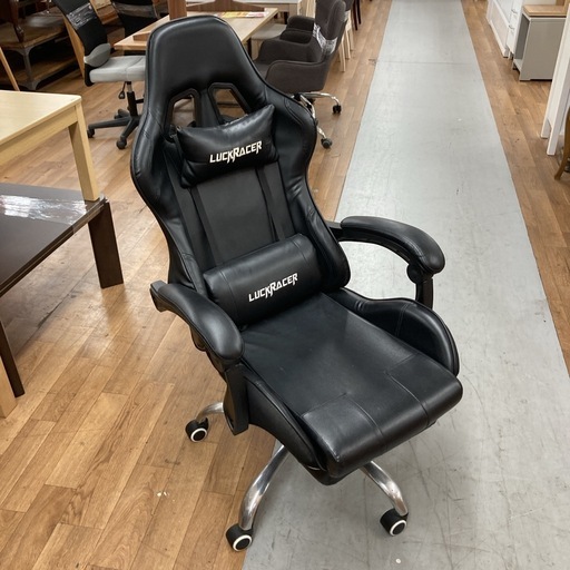 S352 ⭐ LUCKRACER ゲーミングチェア リクライニング テレワーク 一体式オットマン付き 幅53cm