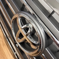 【美品】トヨタ ランドクルーザー200 純正フロントグリル 53114-60110 メッキ綺麗✨の画像