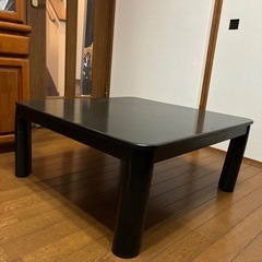 こたつテーブルの画像