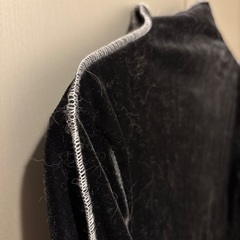 ベロア黒モックネックトップス新品未使用0円の画像